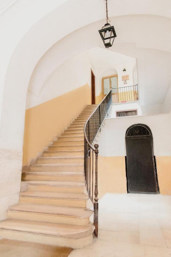 Palazzo Le Travi Hotell Bari Eksteriør bilde