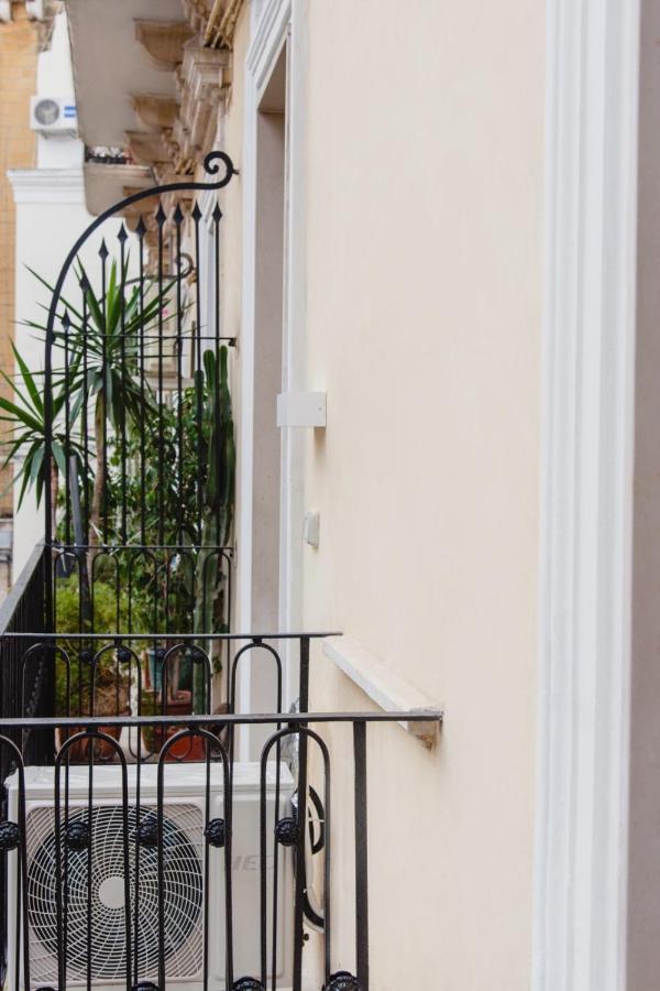 Palazzo Le Travi Hotell Bari Eksteriør bilde