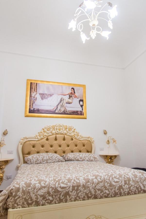 Palazzo Le Travi Hotell Bari Eksteriør bilde